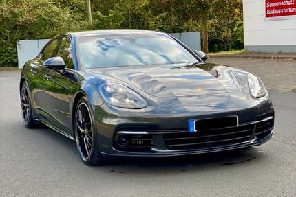 Porsche Panamera 171.600 km 58.500 € Bonn 53175