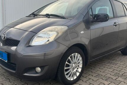 Toyota Yaris 145.400 km 5.500 &euro; Bornheim 53332