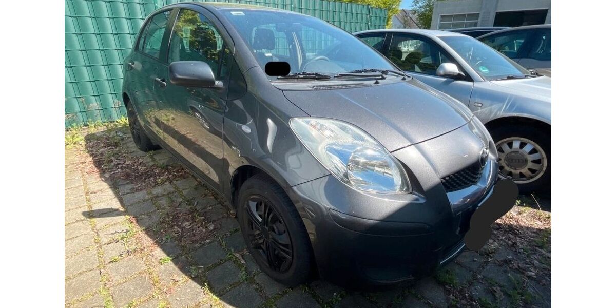 Toyota Yaris 190.000 km 2.500 &euro; Bonn 53227