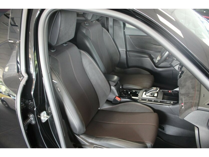 DS Automobiles DS3 Crossback E-Tense Performance Line 37.375 km 15.980 € Euskirchen 53881