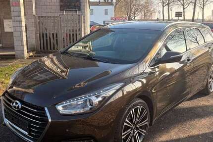 Hyundai i40 156.000 km 10.999 &euro; Köln 51109