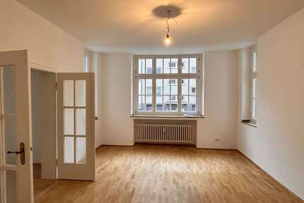 Wohnung Köln Riehl - 4 Zimmer, 130 m&sup2;, 1.450&euro; | Angebot:24834214