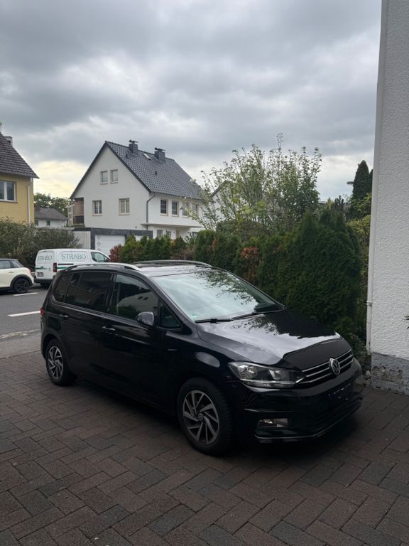 VW Touran 130.000 km 22.999 € Bonn 53177