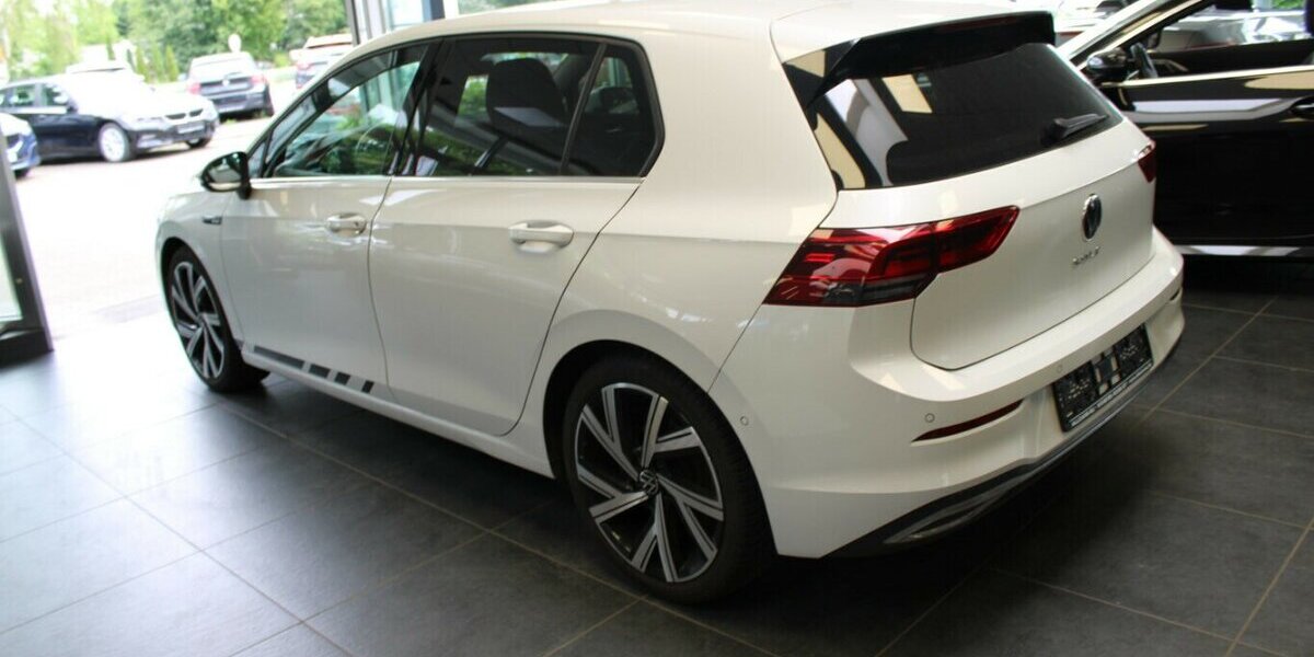 VW Golf VIII 2.0 TSI OPF DSG Style 37.650 km 23.980 &euro; Euskirchen 53881