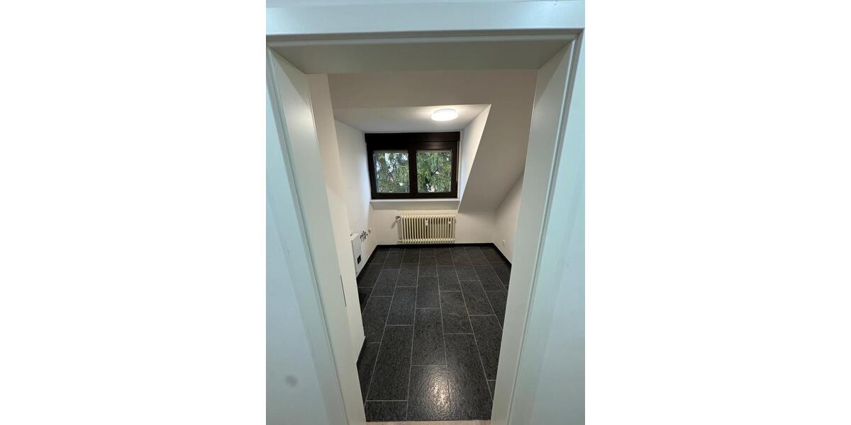 Dachgeschoßwohnung Niederkassel - 3 Zimmer, 56 m&sup2;, 1.032&euro; | Angebot:24704673