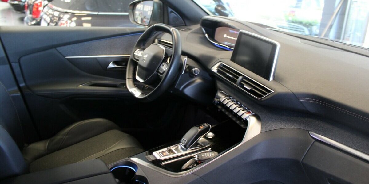 Peugeot 3008 1.5 GT Line 73.030 km 17.980 &euro; Euskirchen 53881