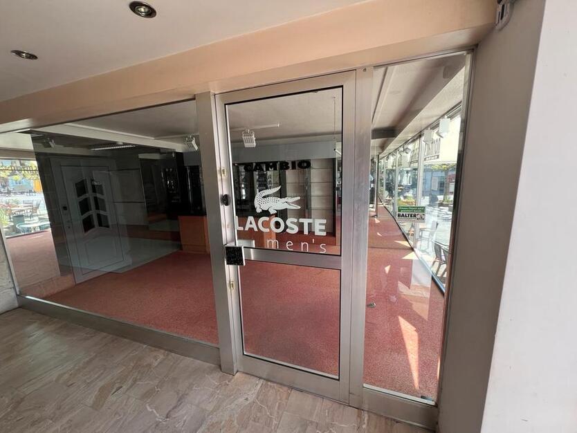 Laden zu vermieten