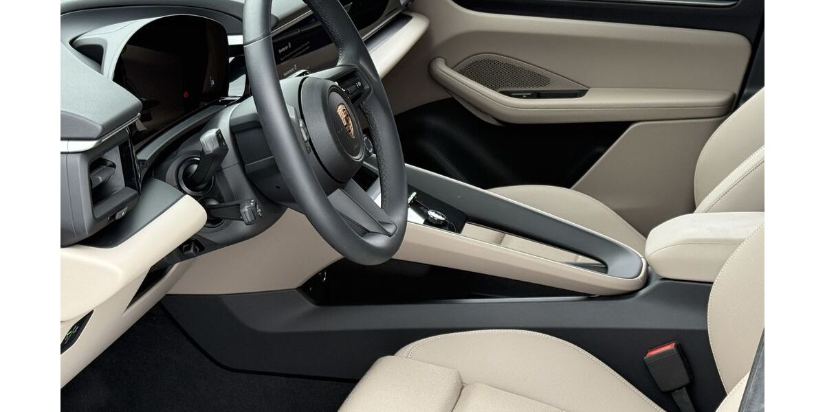 Porsche Macan 8.300 km 84.790 &euro; Frechen (bei Köln) 50226