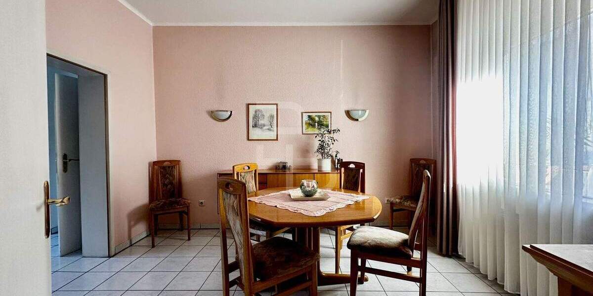 Reihenmittelhaus Köln Mauenheim - 4 Zimmer, 120 m&sup2;, 530.000&euro; | Angebot:25687074