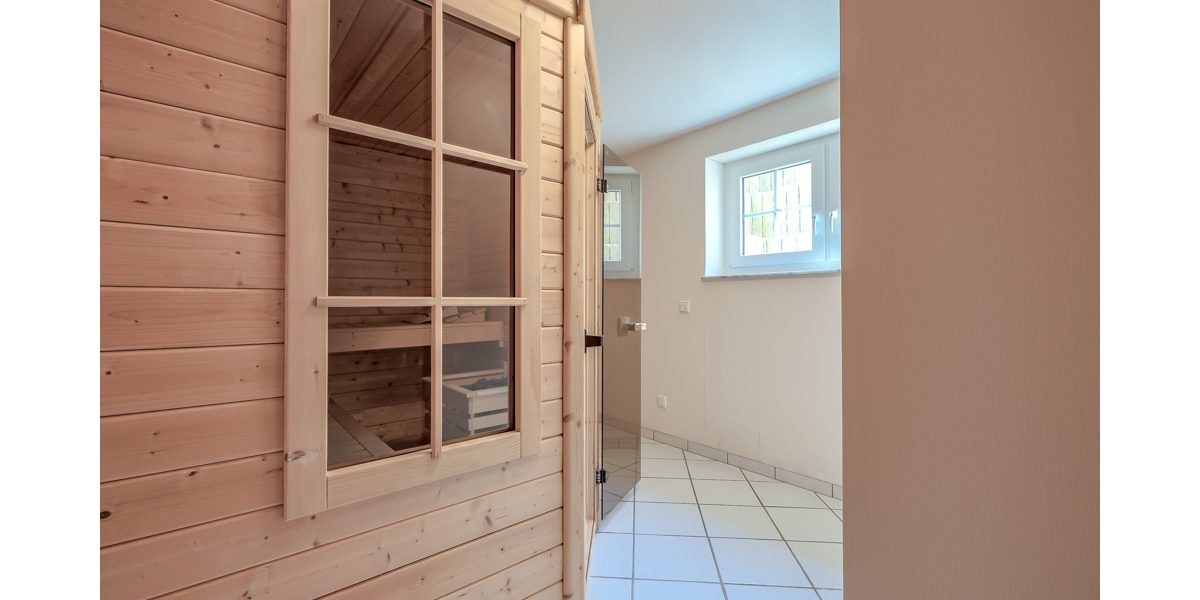 Großzügiges Einfamilienhaus auf weitläufigem Grundstück mit Sauna, Nebengebäude und Doppelgarage - Einfamilienhaus Königswinter / Berghausen Berghausen | Angebot:27224852