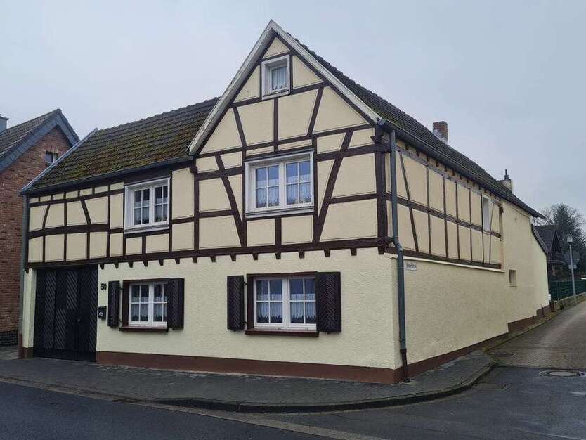 Haus zum Kaufen in Weilerswist-Metternich 289.000 € 158 m²
