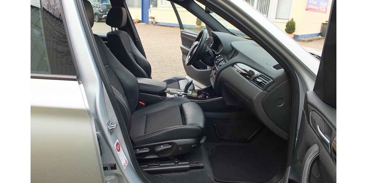 BMW X3 xDrive 20 d XENON NAVI TEILLEDER PDC STEPTRONIC 174.544 km 13.908 &euro; Köln 50858