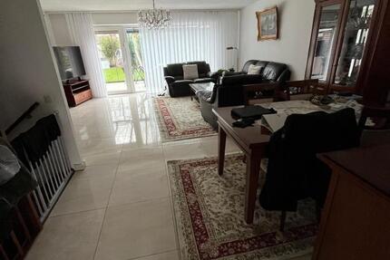 Haus Wesseling - 7 Zimmer, 230 m&sup2;, 2.200&euro; | Angebot:24802322