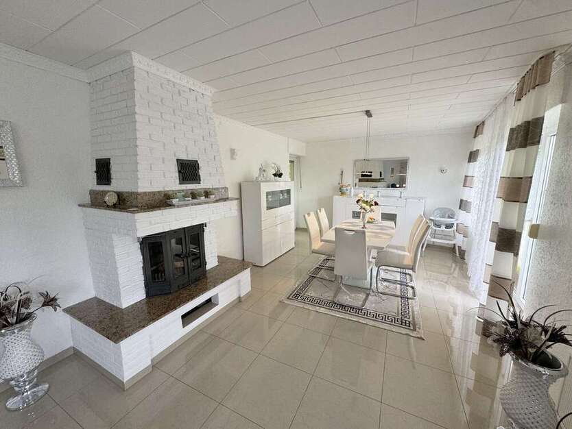 Wohnung zum Kaufen in Siegburg 329.000 € 122.48 m²