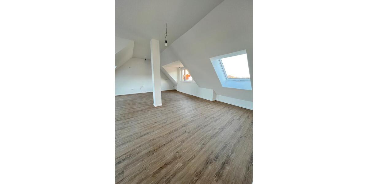 Dachgeschoßwohnung Siegburg - 3 Zimmer, 100 m&sup2;, 1.280&euro; | Angebot:25854384