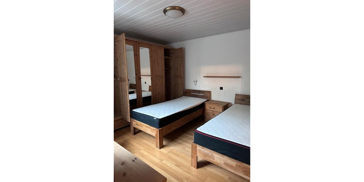 Erdgeschoßwohnung Bergisch Gladbach Alt-Frankenforst - 3 Zimmer, 83 m&sup2;, 1.100&euro; | Angebot:26426278
