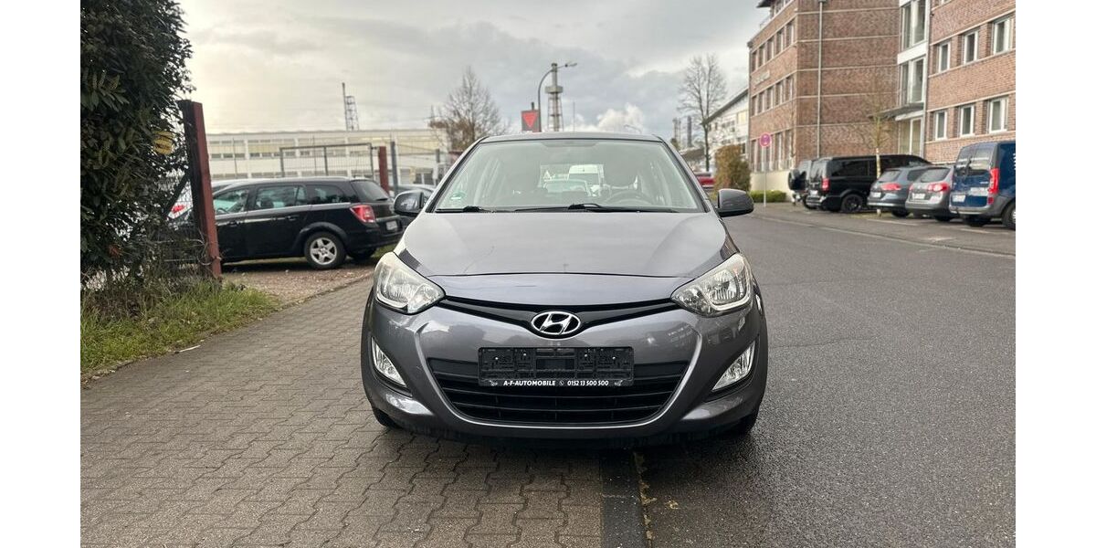 Hyundai i20 206.438 km 3.499 &euro; Wesseling 50389