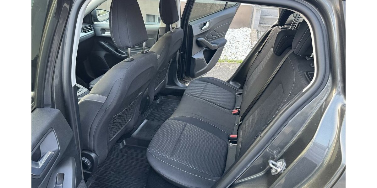 Ford Focus Navi Temp.Sitzh.Spurh.CarPlay EU6 GARANTIE 93.000 km 12.500 &euro; Erftstadt 50374