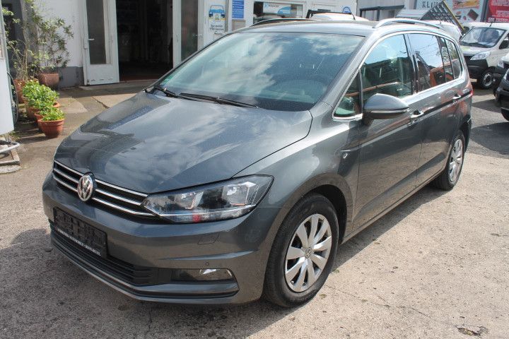 VW Touran 216.000 km 12.500 &euro; Bonn 53225