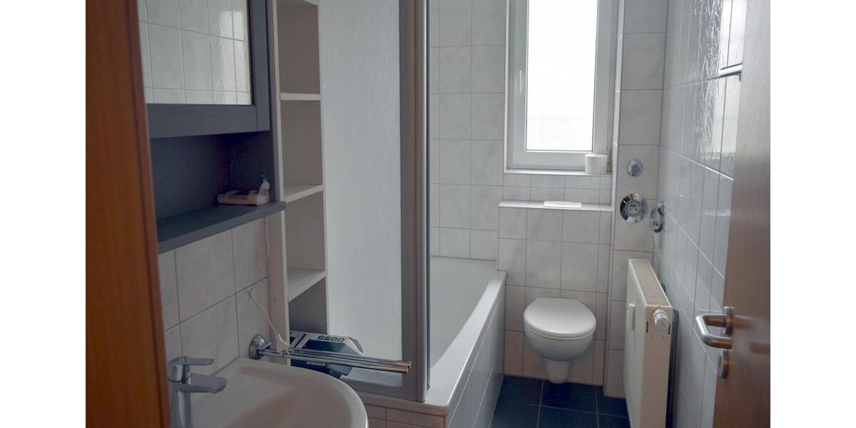 Erdgeschoßwohnung Brühl - 3 Zimmer, 80 m&sup2;, 910&euro; | Angebot:25657171