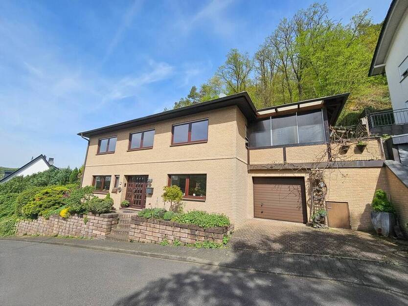Freistehendes EFH im Bungalowstil in ruhiger Lage von NeustadtWied. 25 Min. Kreuz BNSU, 4 Min. A3