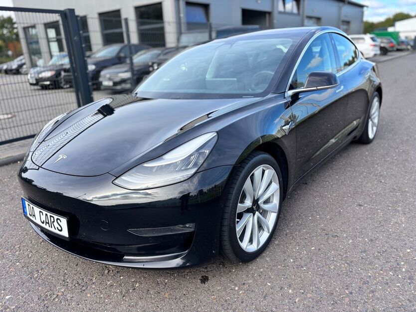 Tesla Model 3 79.000 km 22.900 € Troisdorf (10 km Köln-Bonn Airport) 53842