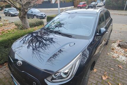 Kia Niro 94.500 km 18.900 € Köln 50735
