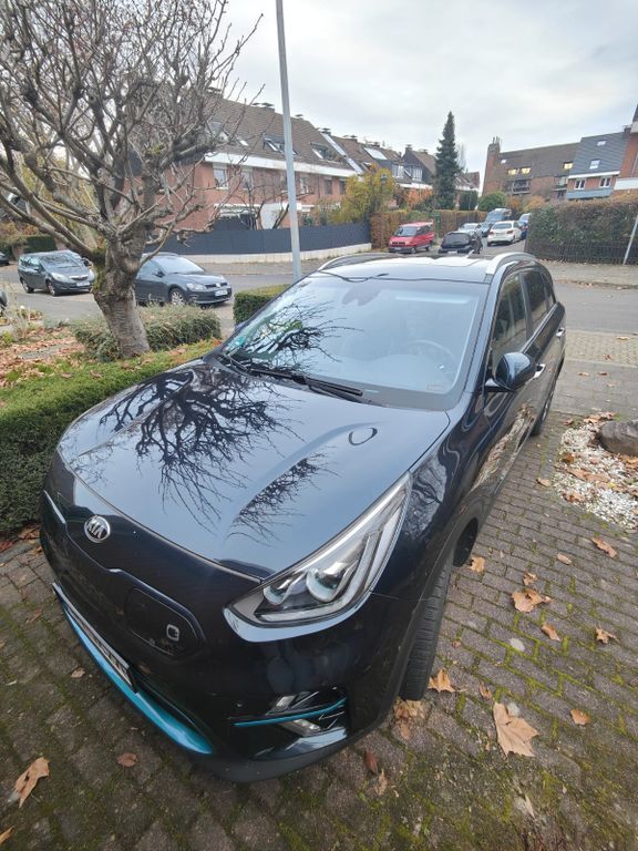 Kia Niro 94.500 km 18.900 € Köln 50735