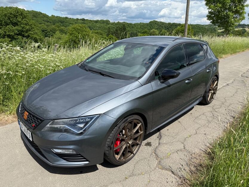 Seat Leon 95.000 km 21.900 € Asbach 53567