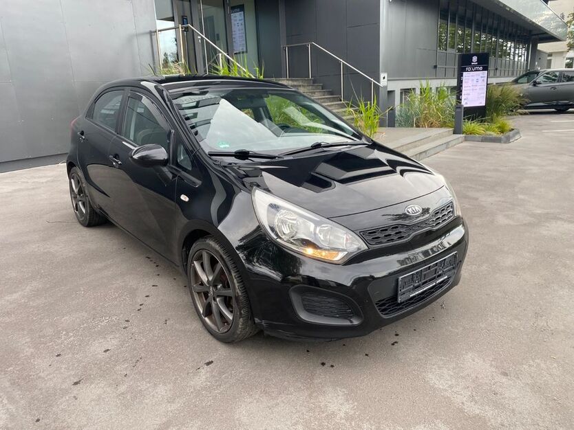 Kia Rio 191.000 km 2.990 € Köln 50739