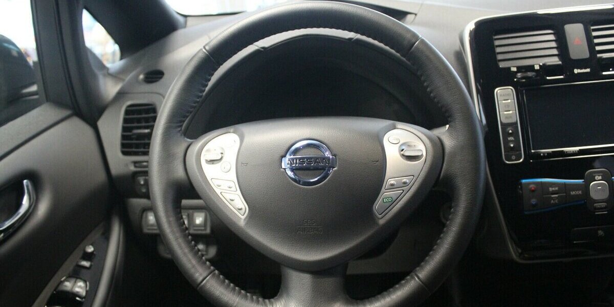 Nissan Leaf 30 kWh Tekna 360° 1.Hand 9.986 km 9.980 &euro; Euskirchen 53881