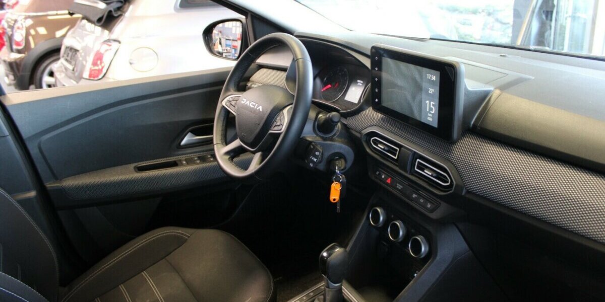 Dacia Sandero TCe 90 CVT Expression 14.222 km 15.980 &euro; Euskirchen 53881