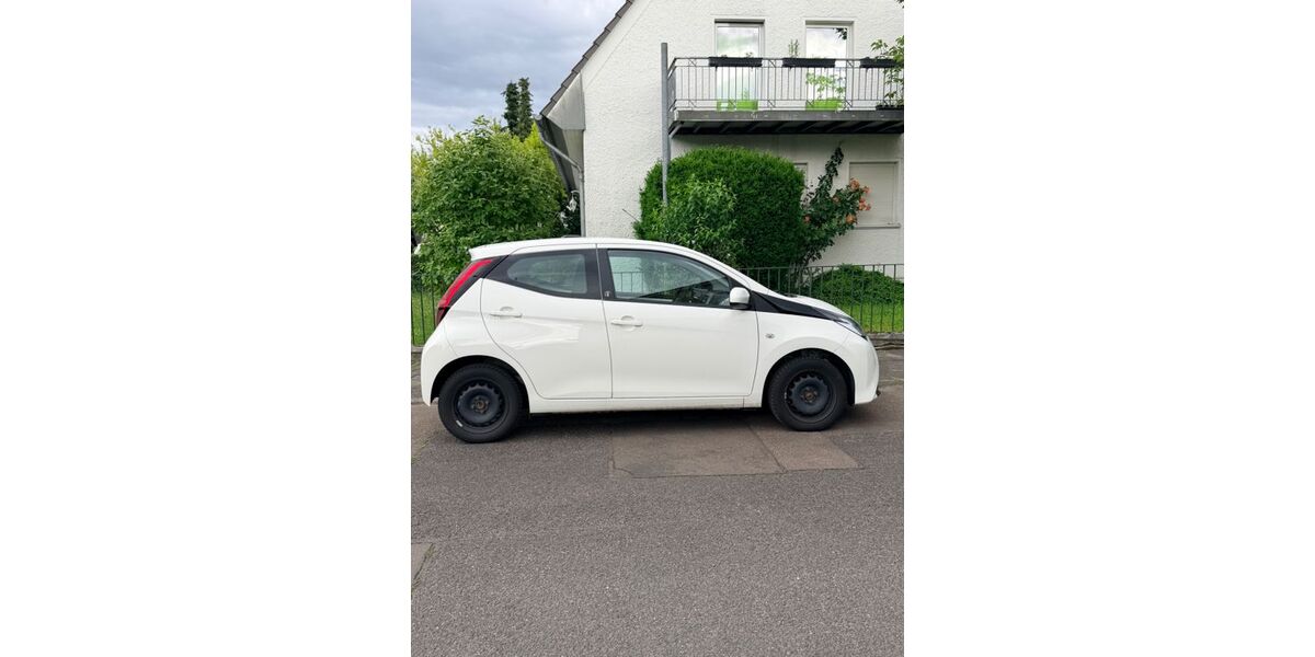 Toyota Aygo (X) 128.500 km 7.250 &euro; Köln 50739