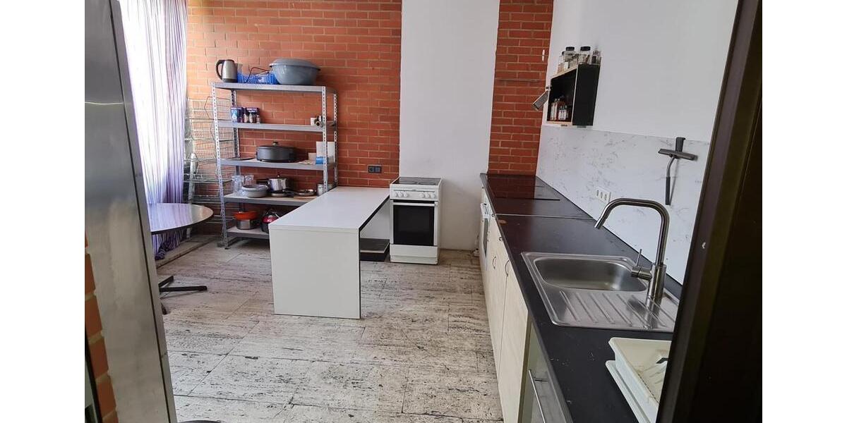 Etagenwohnung Rösrath - 9 Zimmer, 300 m&sup2;, 4.000&euro; | Angebot:25632982