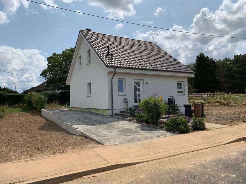 Haus zum Mieten in Windeck 975 € 108 m²