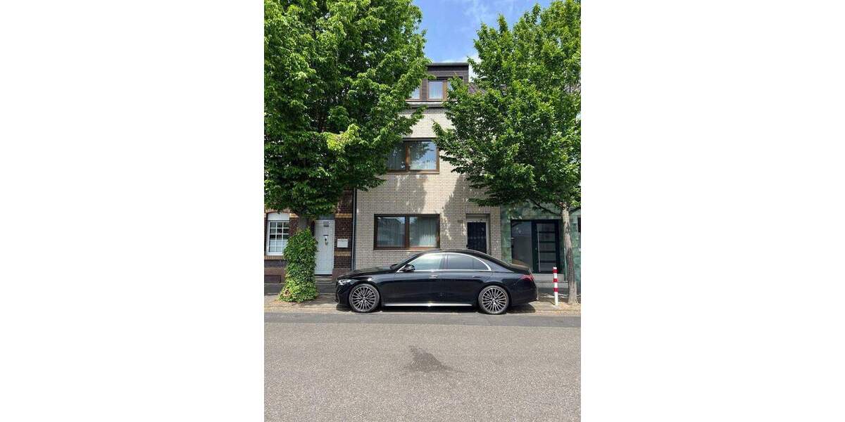 Reihenmittelhaus Frechen Hücheln - 6 Zimmer, 171 m&sup2;, 2.300&euro; | Angebot:24712347