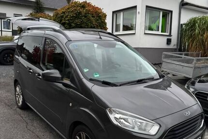 Ford Tourneo Courier 96.000 km 8.100 &euro; Königswinter 53639