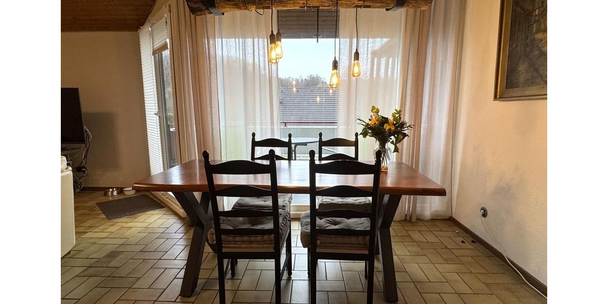 Dachgeschoßwohnung Lohmar - 3 Zimmer, 90 m&sup2;, 950&euro; | Angebot:24397731