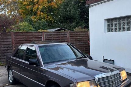 Mercedes-Benz 190 170.000 km 8.500 € Bonn 53229