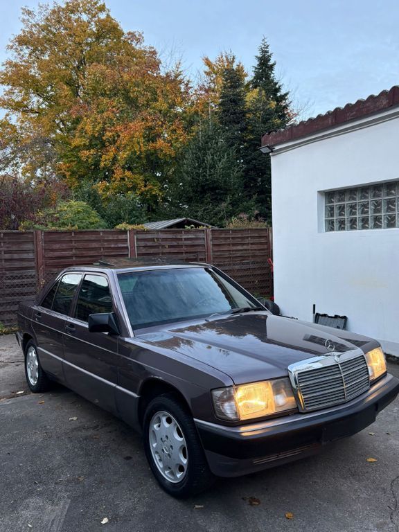 Mercedes-Benz 190 170.000 km 8.500 € Bonn 53229