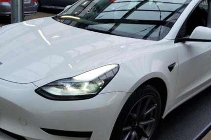 Tesla Model 3 61.587 km 26.400 &euro; Hennef 53773