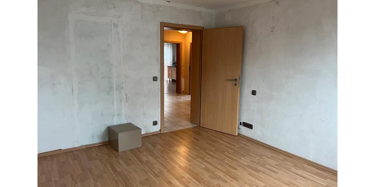 Etagenwohnung Swisttal - 3 Zimmer, 90 m&sup2;, 1.150&euro; | Angebot:25269425