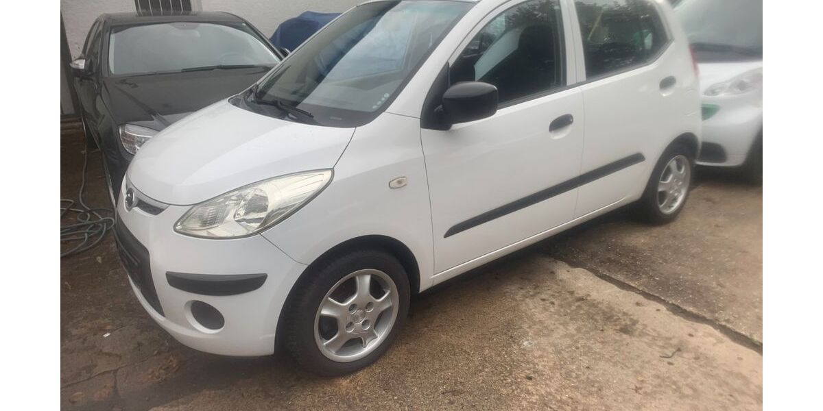Hyundai i10 32.793 km 4.795 &euro; Köln 51107