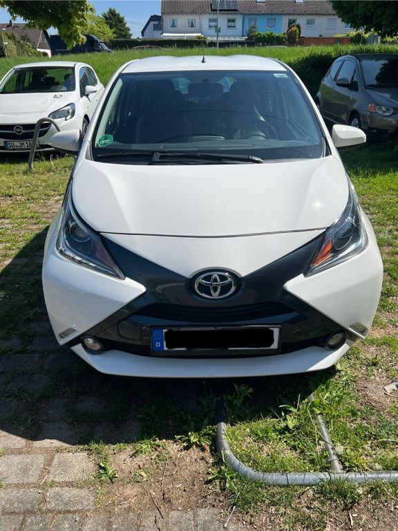 Toyota Aygo (X) 108.000 km 5.950 € Sankt Augustin 53757
