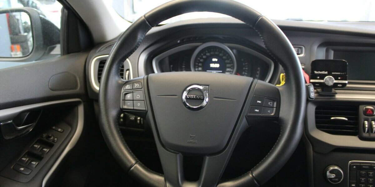Volvo V40 Cross Country T4 AWD Geartronic 87.986 km 17.980 &euro; Euskirchen 53881