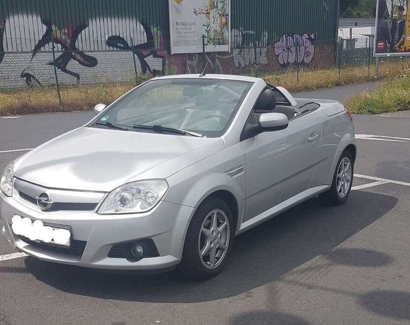 Opel Tigra 235.000 km 1.800 € Hennef 53773