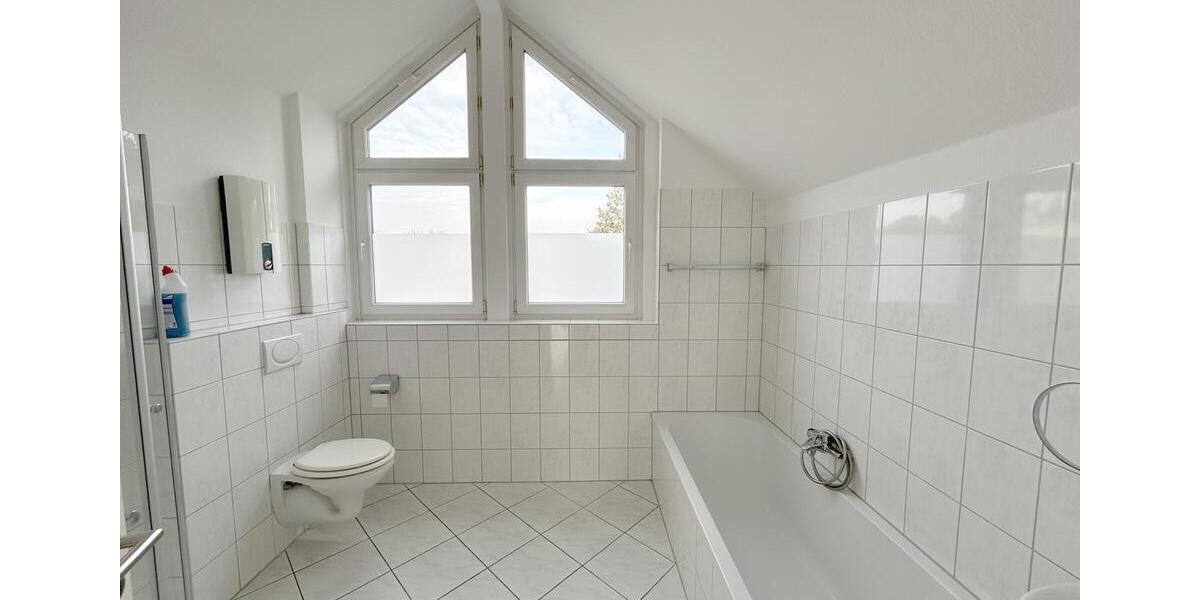 Etagenwohnung Bonn Bad Godesberg - 3 Zimmer, 100 m&sup2;, 1.250&euro; | Angebot:26236660