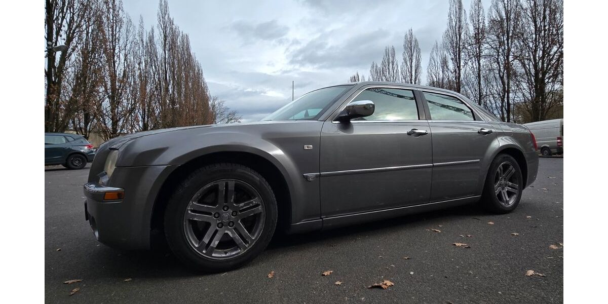 Chrysler 300C 228.700 km 3.000 &euro; Sankt Augustin 53757
