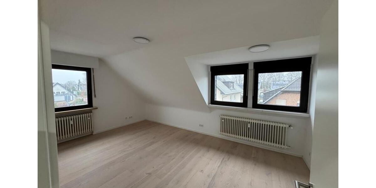 Dachgeschoßwohnung Niederkassel - 3 Zimmer, 56 m&sup2;, 1.032&euro; | Angebot:24704673