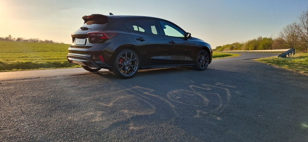 Ford Focus 7.000 km 34.600 € Königswinter 53639